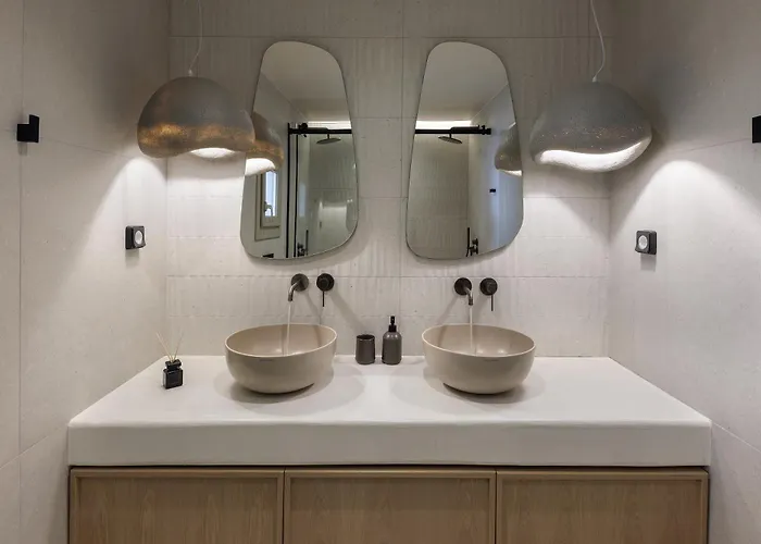 Morfes Luxury By Caldera Daire *